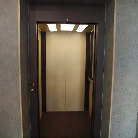 Hotel Westa 2*